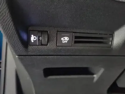 Photo 22 Peugeot 5008  Hybrid 136 e-DCS6