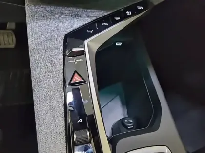 Photo 26 Peugeot 5008  Hybrid 136 e-DCS6