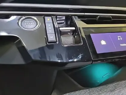 Photo 13 Peugeot 5008  Hybrid 136 e-DCS6