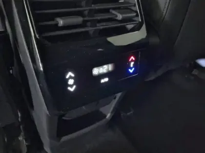 Photo 23 Peugeot 5008  Hybrid 136 e-DCS6