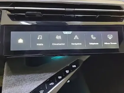 Photo 28 Peugeot 5008  Hybrid 136 e-DCS6