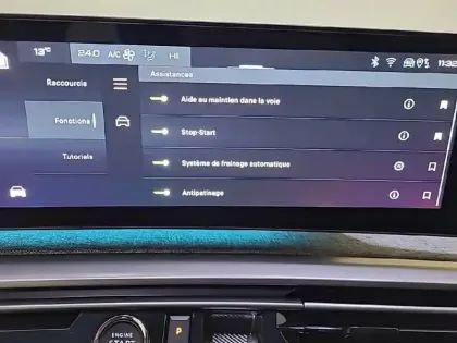 Photo 31 Peugeot 5008  Hybrid 136 e-DCS6