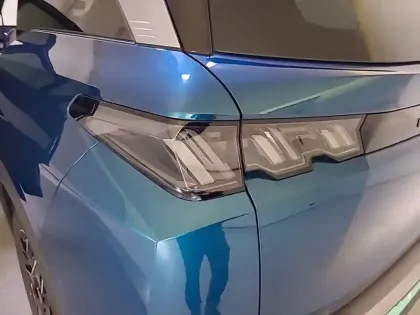 Photo 16 Peugeot 5008  Hybrid 136 e-DCS6