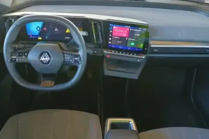 Photo 8 Renault Scenic  E-Tech electrique 170 ch autonomie confort