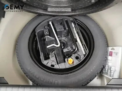 Photo 38 Peugeot 208  PureTech 100 S&S BVM6