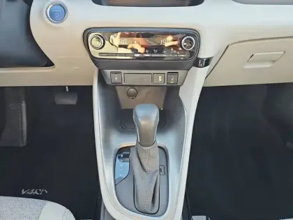 Photo 215 Toyota Yaris  Hybride 116h