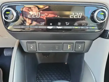 Photo 203 Toyota Yaris  Hybride 116h