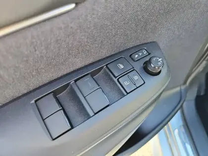 Photo 1 Toyota Yaris  Hybride 116h