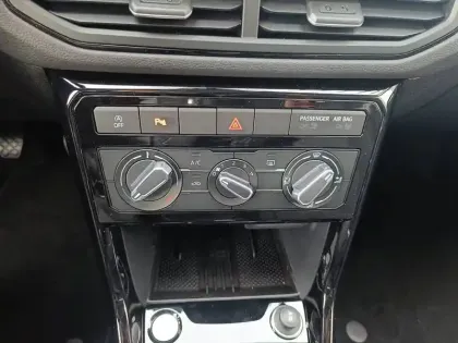 Photo 18 Volkswagen T-cross  1.0 TSI 116 Start/Stop BVM6