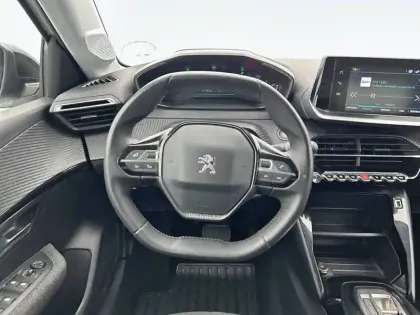 Photo 8 Peugeot 208  Electrique 50 kWh 136ch