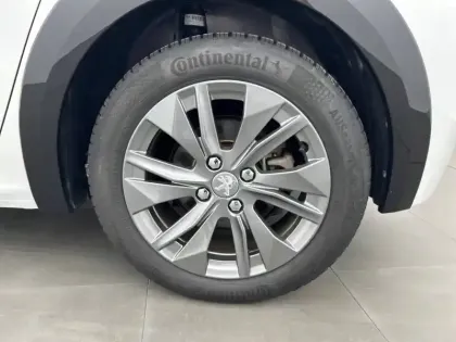 Photo 12 Peugeot 208  Electrique 50 kWh 136ch