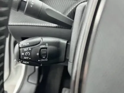 Photo 23 Peugeot 208  Electrique 50 kWh 136ch