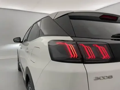 Photo 27 Peugeot 3008  Hybrid 225 e-EAT8