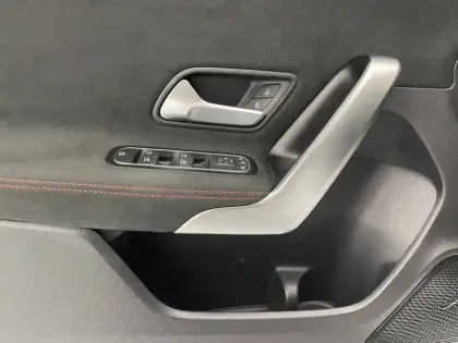 Photo 24 Mercedes Classe A  200 d 8G-DCT