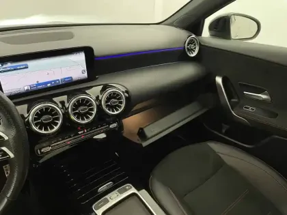 Photo 27 Mercedes Classe A  200 d 8G-DCT