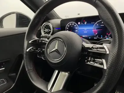 Photo 32 Mercedes Classe A  200 d 8G-DCT