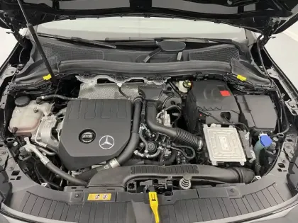 Photo 40 Mercedes GLA  200 7G-DCT