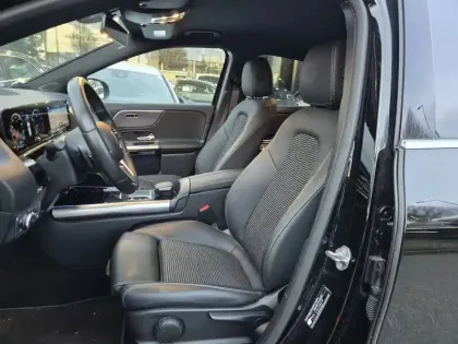 Photo 11 Mercedes GLA  200 7G-DCT