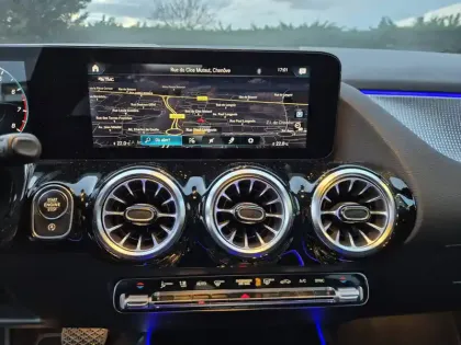 Photo 17 Mercedes GLA  200 7G-DCT