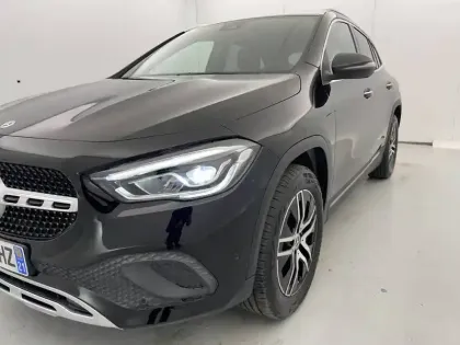 Photo 51 Mercedes GLA  200 7G-DCT