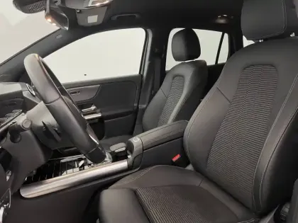 Photo 35 Mercedes GLA  200 7G-DCT