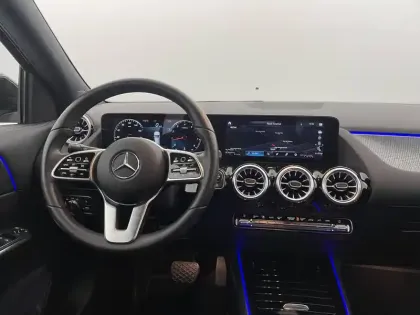 Photo 42 Mercedes GLA  200 7G-DCT