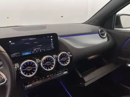 Photo 44 Mercedes GLA  200 7G-DCT