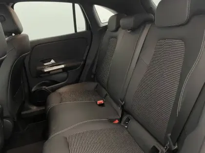 Photo 36 Mercedes GLA  200 7G-DCT