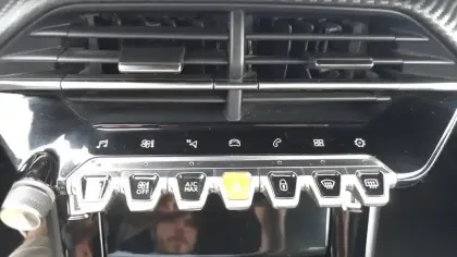 Photo 31 Peugeot 2008  PureTech 130 S&S EAT8