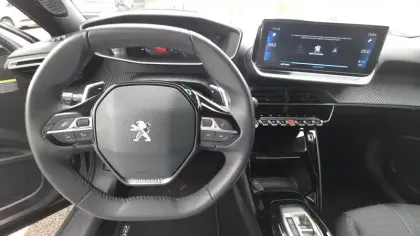 Photo 37 Peugeot 2008  PureTech 130 S&S EAT8