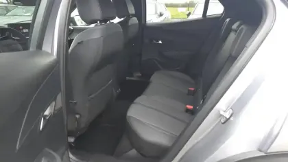 Photo 16 Peugeot 2008  PureTech 130 S&S EAT8