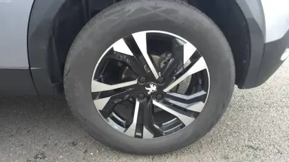 Photo 14 Peugeot 2008  PureTech 130 S&S EAT8