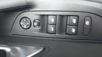 Photo 19 Peugeot 2008  PureTech 130 S&S EAT8