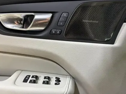 Photo 31 Volvo Xc60  T8 AWD Hybride rechargeable 310 ch+145 ch Geartronic 8