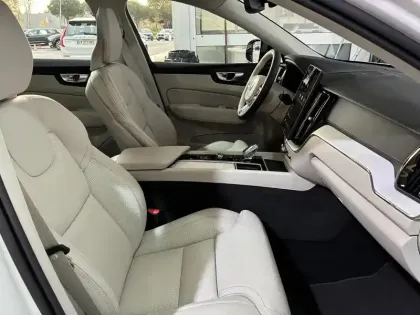 Photo 18 Volvo Xc60  T8 AWD Hybride rechargeable 310 ch+145 ch Geartronic 8