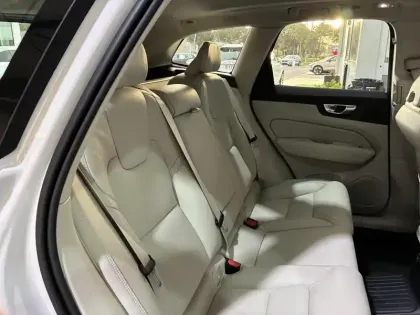 Photo 19 Volvo Xc60  T8 AWD Hybride rechargeable 310 ch+145 ch Geartronic 8