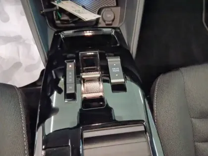 Photo 13 Citroën C4  Hybride 145 e-DCS6