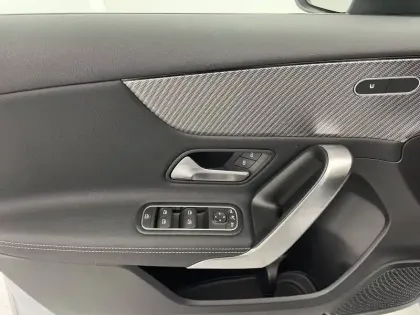 Photo 61 Mercedes Classe A  180 d 8G-DCT