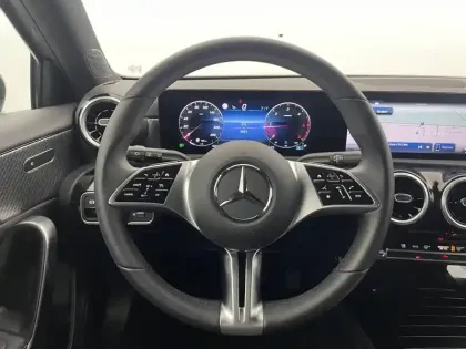 Photo 22 Mercedes Classe A  180 d 8G-DCT