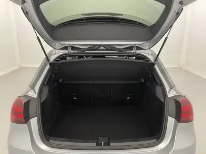 Photo 13 Mercedes Classe A  180 d 8G-DCT