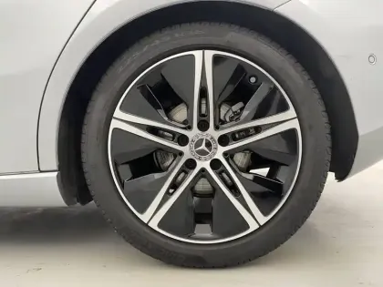 Photo 12 Mercedes Classe A  180 d 8G-DCT