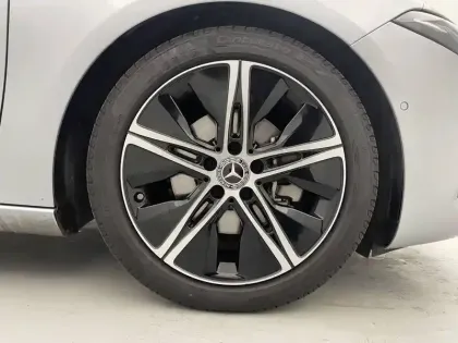 Photo 16 Mercedes Classe A  180 d 8G-DCT