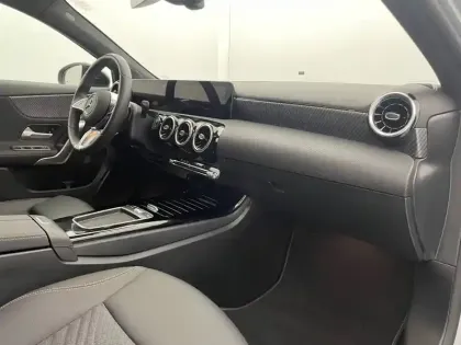 Photo 63 Mercedes Classe A  180 d 8G-DCT