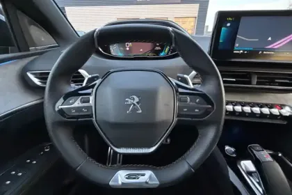 Photo 16 Peugeot 3008  Hybrid4 300 e-EAT8