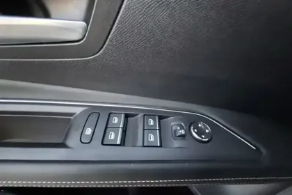 Photo 24 Peugeot 3008  Hybrid4 300 e-EAT8