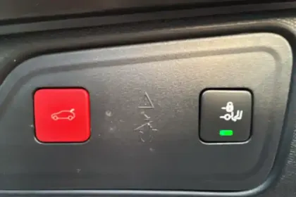 Photo 11 Peugeot 3008  Hybrid4 300 e-EAT8