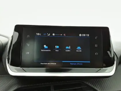 Photo 24 Peugeot 208  PureTech 75 S&S BVM5