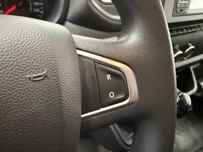 Photo 26 Renault Master  FGN TRAC F3500 L2H2 BLUE DCI 135