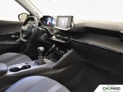 Photo 12 Peugeot 2008  PureTech 130 S&S BVM6