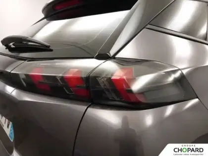 Photo 25 Peugeot 2008  PureTech 130 S&S BVM6